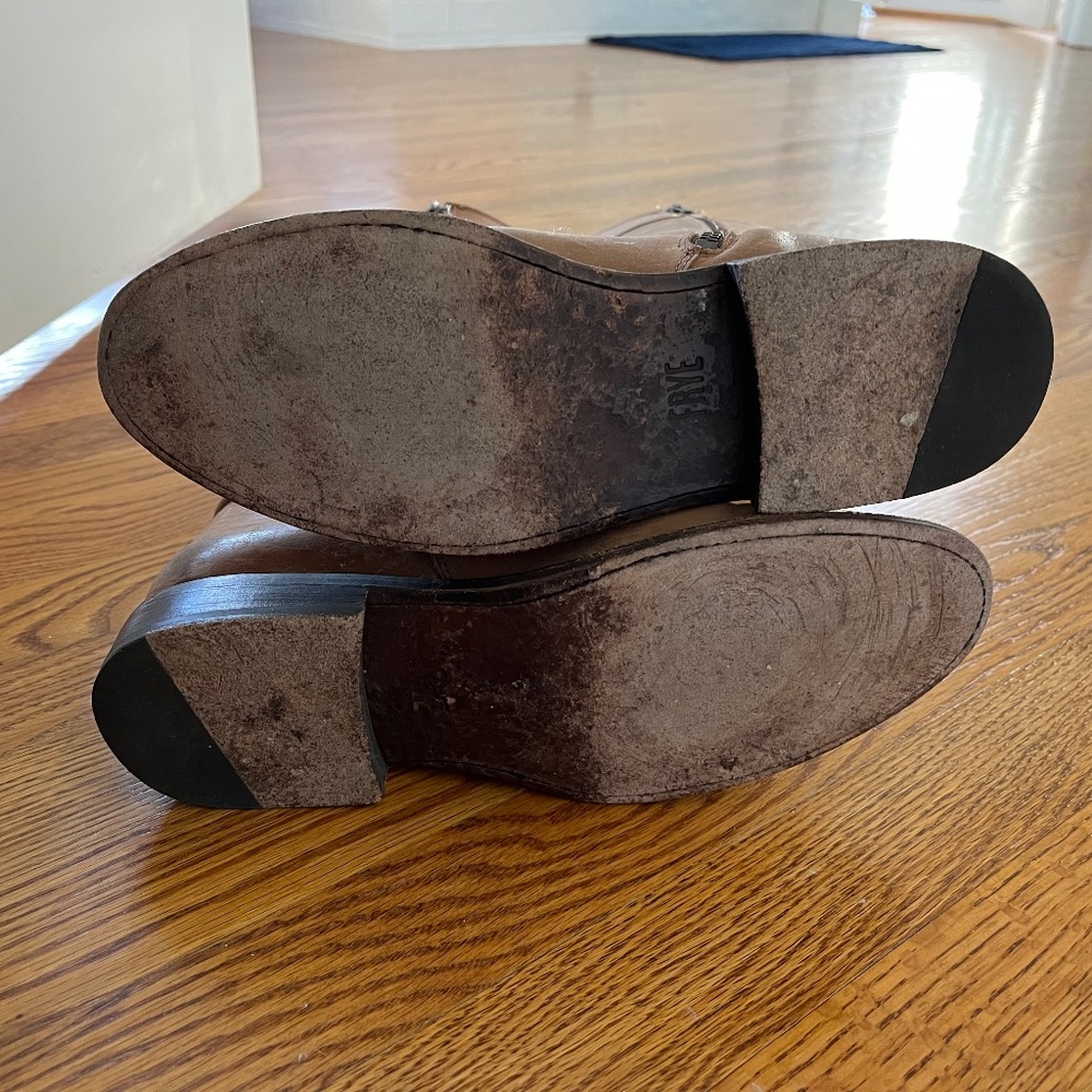 Frye women’s boots - Picture 4 of 5